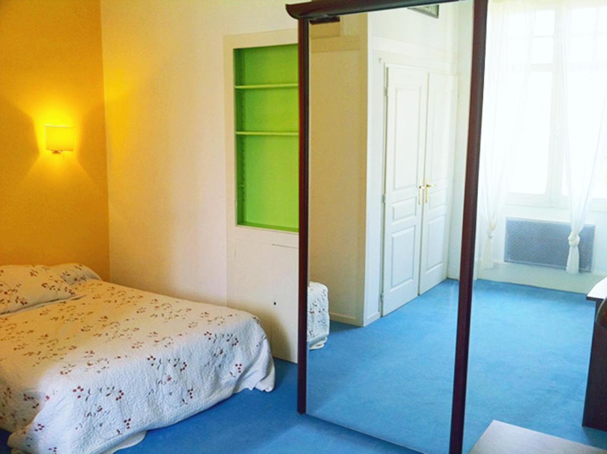 T2 A Pied De Plage Sur Ancien Hotel Chic, Samedi A Samedi Saint-Jean-de-Luz Exterior photo